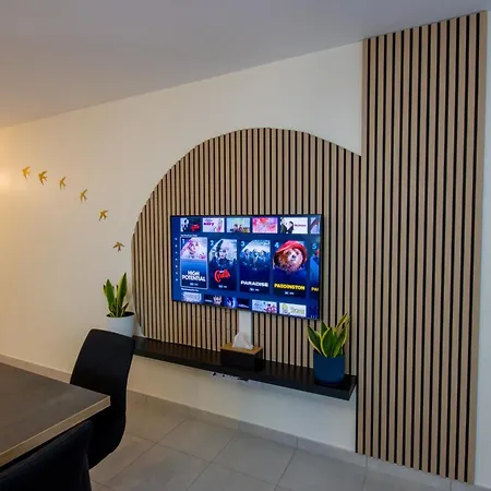 Cosy Aux Portes De - 7 Pers Apartment